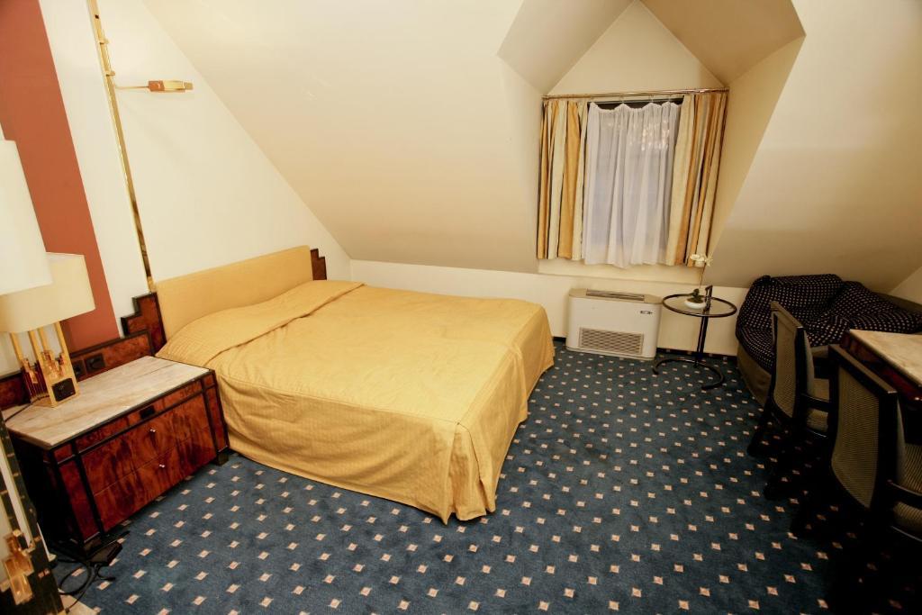 Hotel Podzamcze Tarnow Exterior photo
