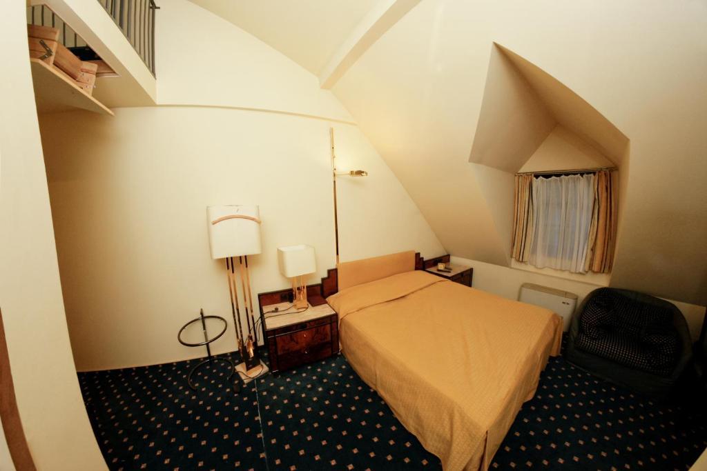 Hotel Podzamcze Tarnow Exterior photo