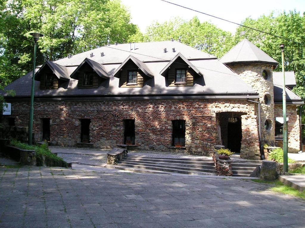Hotel Podzamcze Tarnow Exterior photo