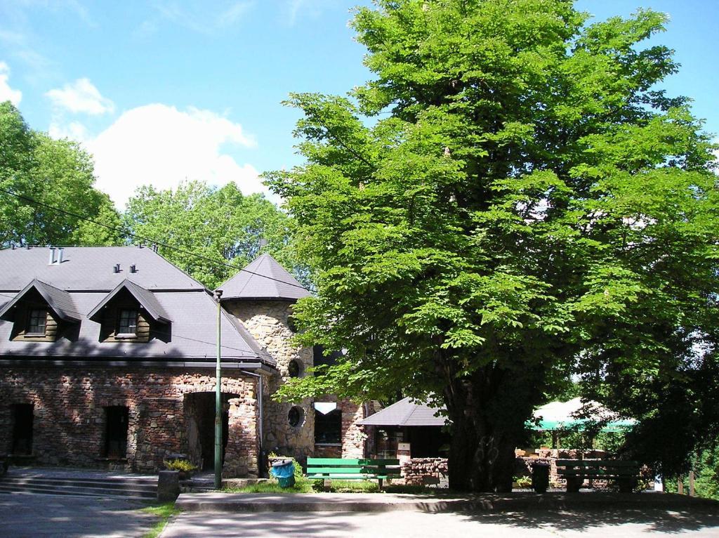 Hotel Podzamcze Tarnow Exterior photo