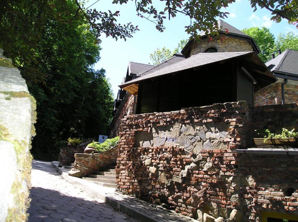 Hotel Podzamcze Tarnow Exterior photo